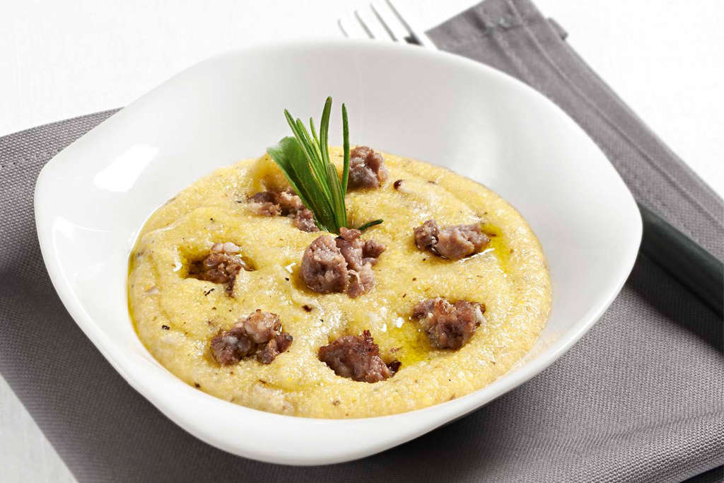 Chips di salsiccia con polenta e pesto di funghi crudi Kenwood Club